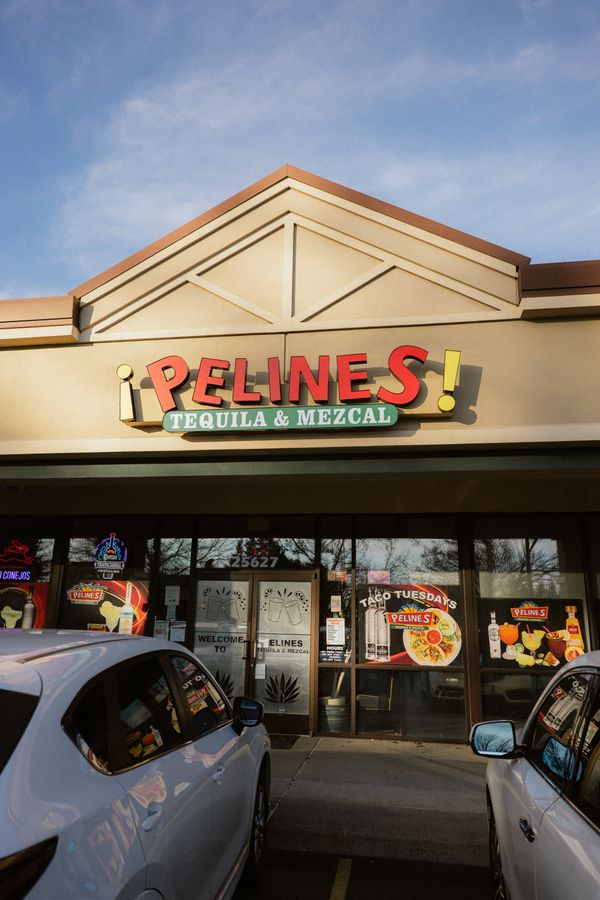 Pelines Troutdale exterior
